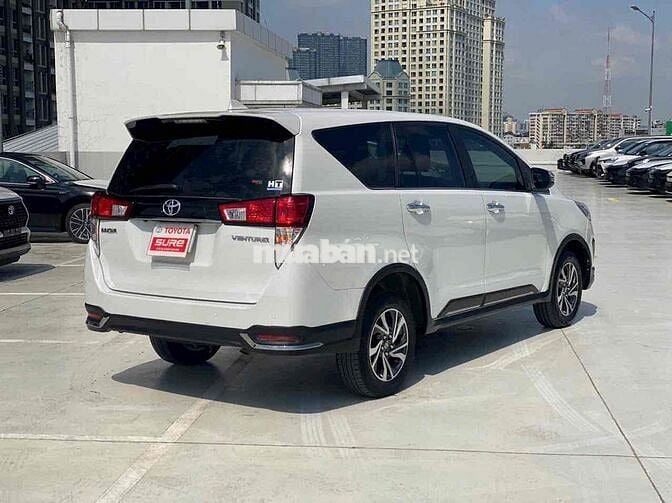 Toyota Innova 2021 Venturer - 71000 km