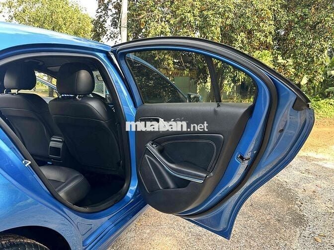 Mercedes Benz A Class 2013 200 - 123456 km