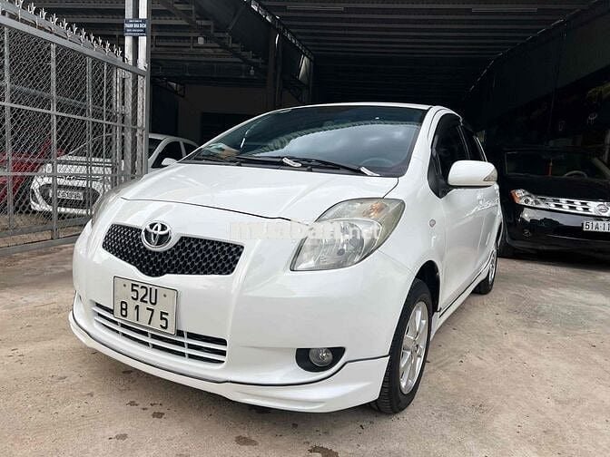 Toyota Yaris 2009 1.5 AT - 98000 km