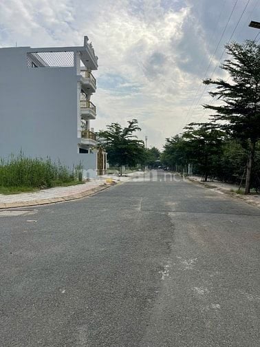 Bán Đất Phước Kiển 5 x 18 Sổ Riêng MT 8m XD tự Do