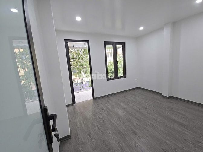 GẤP - BÁN CĂN HỘ TT PHỐ LINH LANG - KIM MÃ THƯỢNG- 95M - 3 THOÁNG 