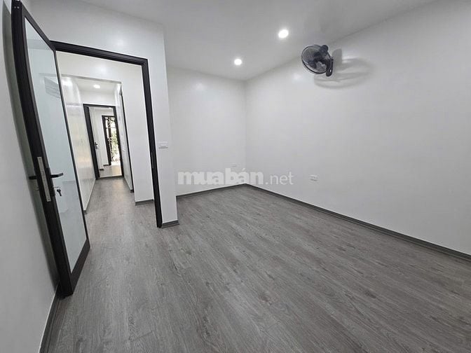 GẤP - BÁN CĂN HỘ TT PHỐ LINH LANG - KIM MÃ THƯỢNG- 95M - 3 THOÁNG 