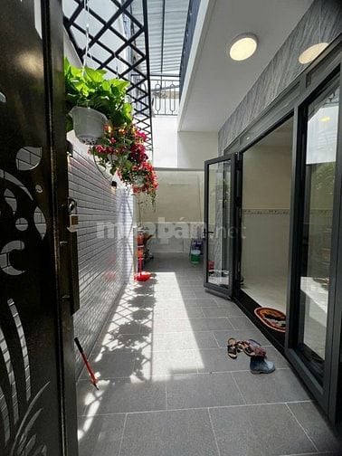 Bán nhà 304/4Q4 Trường Chinh, P13, Tân Bình, ngay chợ Hoàng Hoa Thám