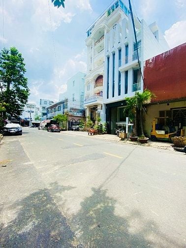 SIÊU PHẨM MẶT TIỀN " VƯỜN LÀI" 350m2 ( 12x29m) TIỆN XÂY CHDV DÒNG TIỀN