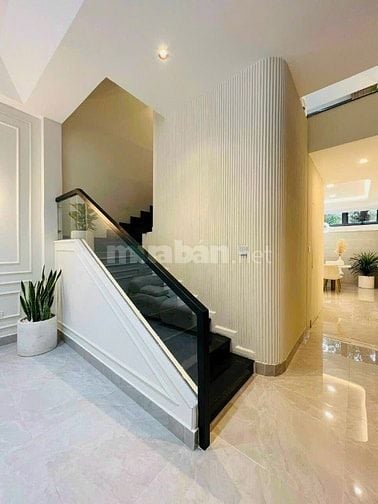 Nhà 3 Lầu Mới Xây DT 4,5X18M Mặt Tiền Chợ Bà Hom Cũ, Đg Tỉnh Lộ 10