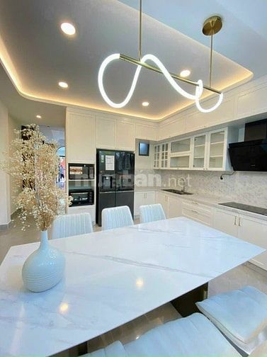 Nhà 3 Lầu Mới Xây DT 4,5X18M Mặt Tiền Chợ Bà Hom Cũ, Đg Tỉnh Lộ 10