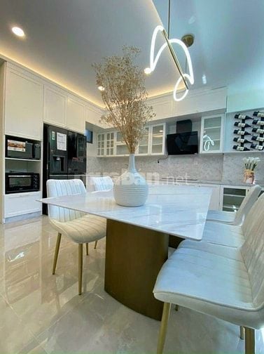 Nhà 3 Lầu Mới Xây DT 4,5X18M Mặt Tiền Chợ Bà Hom Cũ, Đg Tỉnh Lộ 10