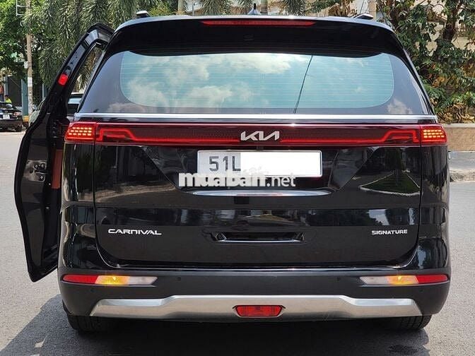 Xe gia đình Kia Carnival SignatureTRÙM MPV như MỚI
