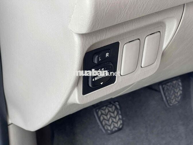 Toyota Innova 2016 2.0E -7c số sàn xe đẹp BH 1 năm