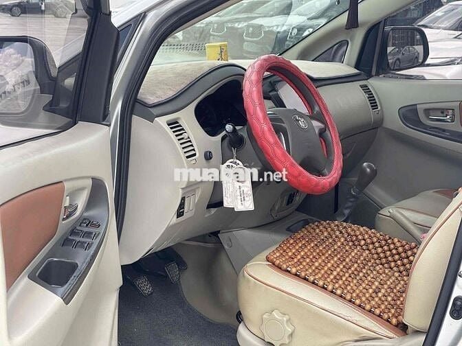 Toyota Innova 2016 2.0E -7c số sàn xe đẹp BH 1 năm