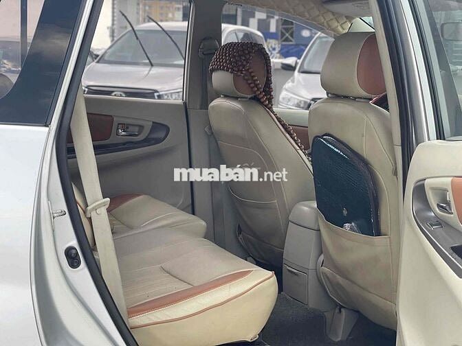 Toyota Innova 2016 2.0E -7c số sàn xe đẹp BH 1 năm