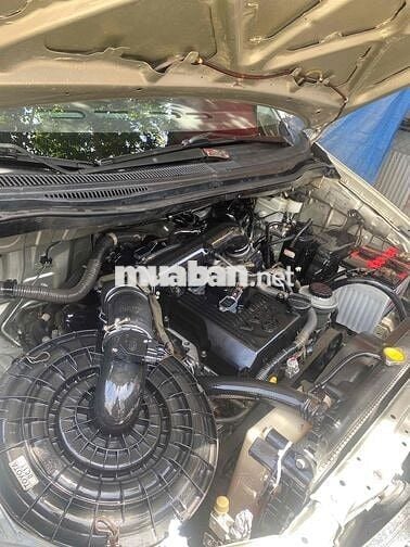 Toyota Innova 2007 J