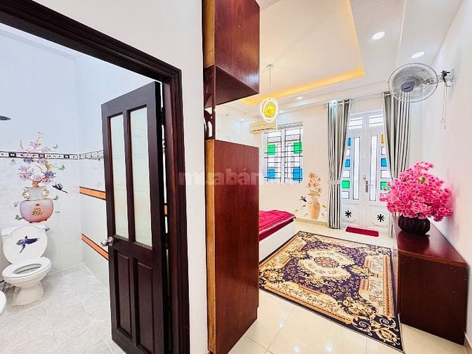 Bán nhà chính chủ ngang 4,5x15m trục đường nguyễn văn khối p8 gv