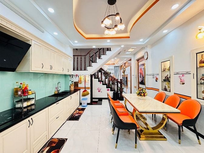 Bán nhà chính chủ ngang 4,5x15m trục đường nguyễn văn khối p8 gv