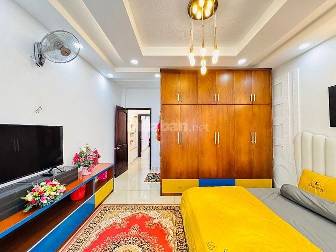 Bán nhà chính chủ ngang 4,5x15m trục đường nguyễn văn khối p8 gv