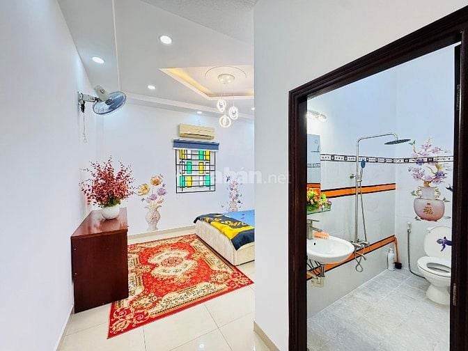 Bán nhà chính chủ ngang 4,5x15m trục đường nguyễn văn khối p8 gv