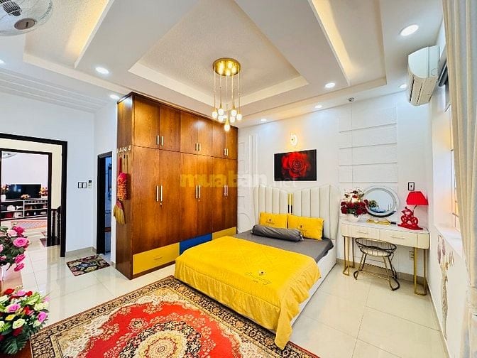 Bán nhà chính chủ ngang 4,5x15m trục đường nguyễn văn khối p8 gv