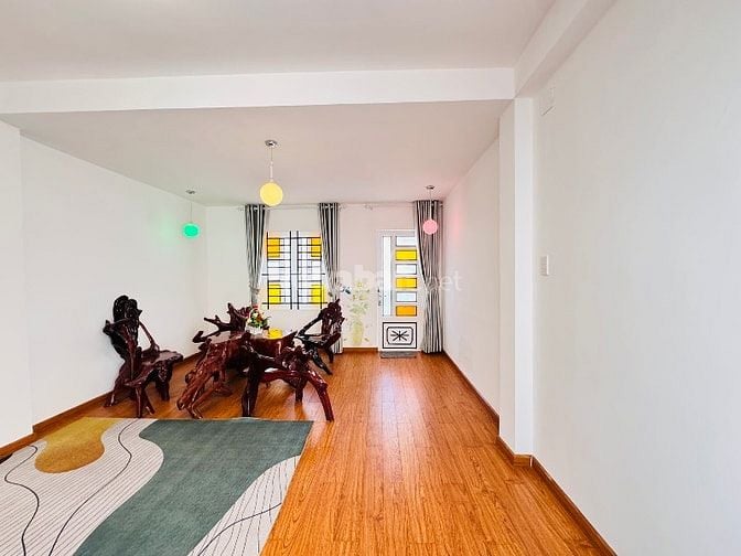 Bán nhà chính chủ ngang 4,5x15m trục đường nguyễn văn khối p8 gv