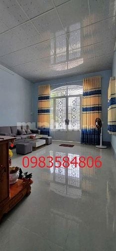 Chính chủ bán gấp Nhà Bình Chánh 200m2 thổ cư, SHR, đang cho thuê 8tr