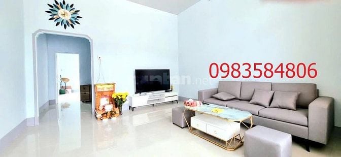 Chính chủ bán gấp Nhà Bình Chánh 200m2 thổ cư, SHR, đang cho thuê 8tr