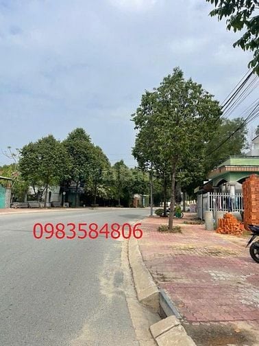 Chính chủ bán gấp Nhà Bình Chánh 200m2 thổ cư, SHR, đang cho thuê 8tr