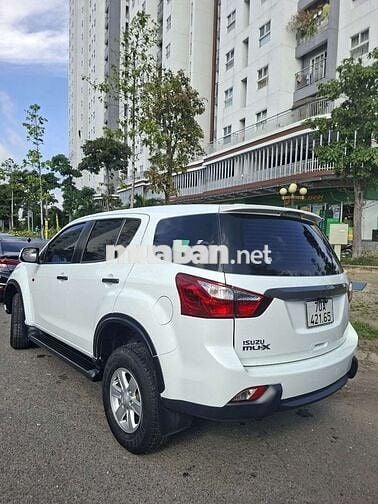 400 2017 LS 2.5 4x2 MT - 180000 km