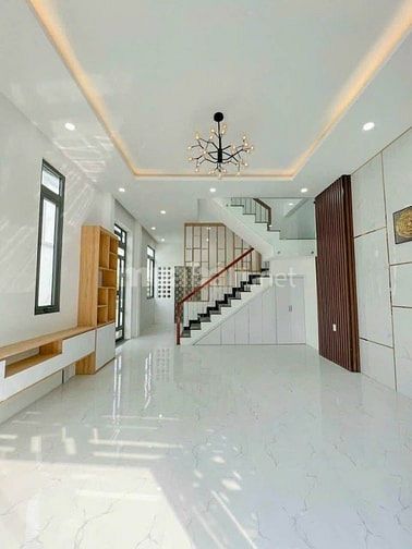 CẦN BÁN NHANH NHÀ NGAY CHỢ BÌNH CHÁNH, DIỆN TÍCH 100M2,  DỌN VÀO Ở NGA
