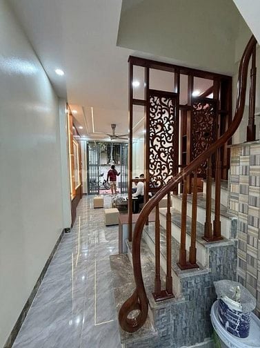 Hoàng Mai nhà 35× 5 Tầng giá 7,65 tỷ gần ô tô tránh