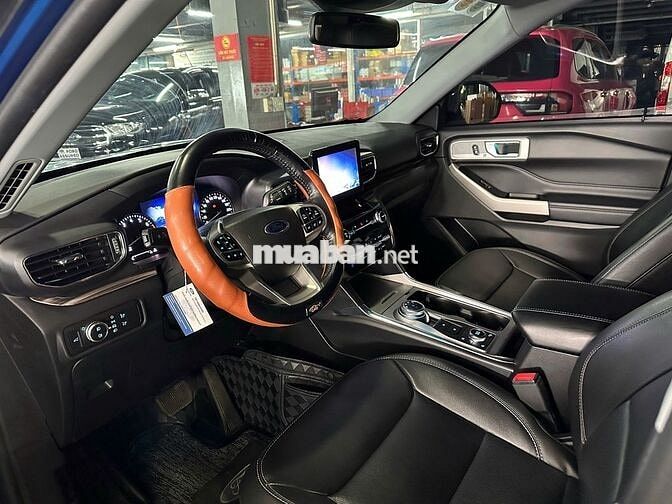 Ford Explorer Limited 2024, bảo hành 2026, vay 70%