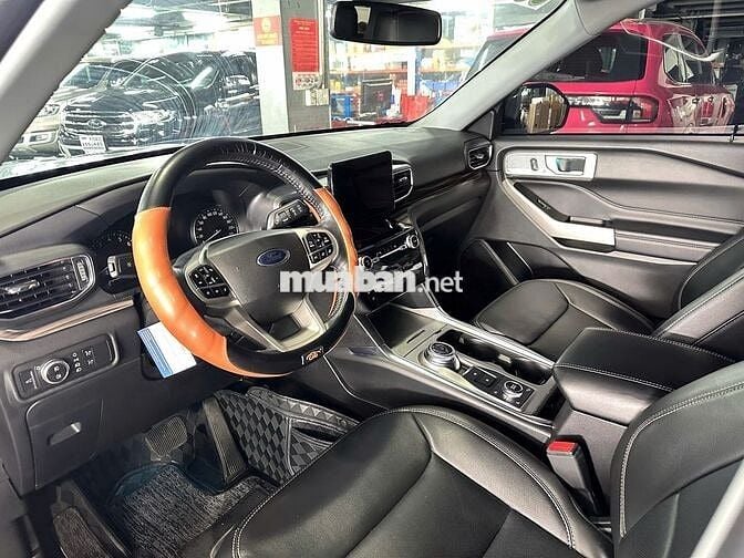 Ford Explorer Limited 2024, bảo hành 2026, vay 70%
