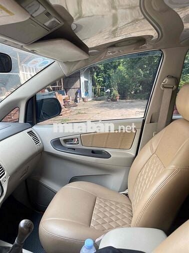 Toyota Innova 2015 E - 165000 km