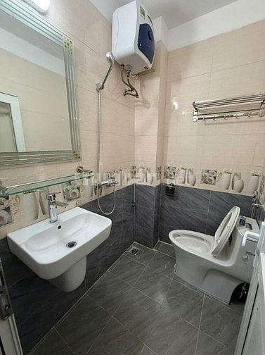 Hoàng Mai nhà 35× 5 Tầng giá 7,65 tỷ gần ô tô tránh