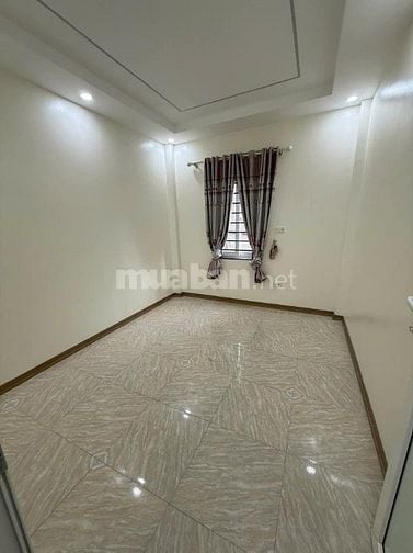 Hoàng Mai nhà 35× 5 Tầng giá 7,65 tỷ gần ô tô tránh