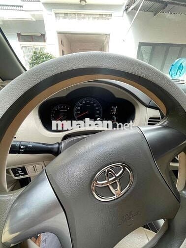 Toyota Innova 2015 E - 165000 km