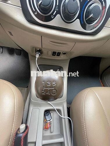 Toyota Innova 2015 E - 165000 km