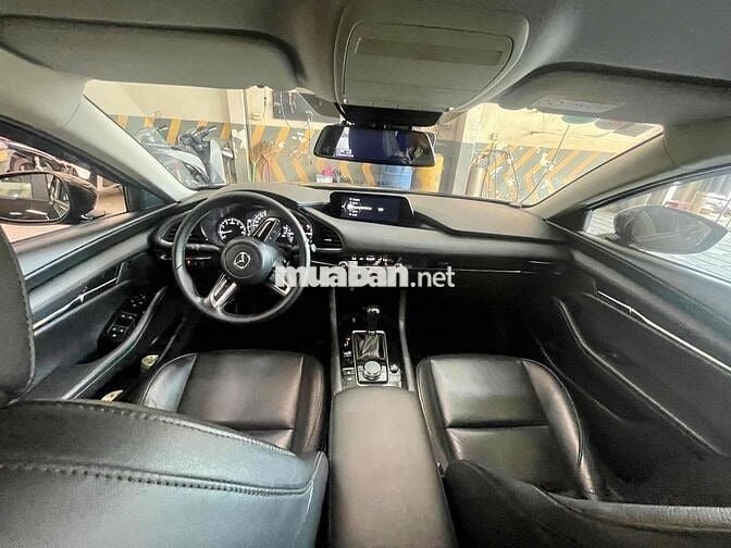 Mazda 3 2022 1.5L Luxury - 28000 km