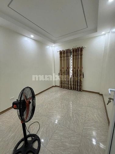 Hoàng Mai nhà 35× 5 Tầng giá 7,65 tỷ gần ô tô tránh