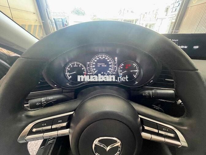 Mazda 3 2022 1.5L Luxury - 28000 km
