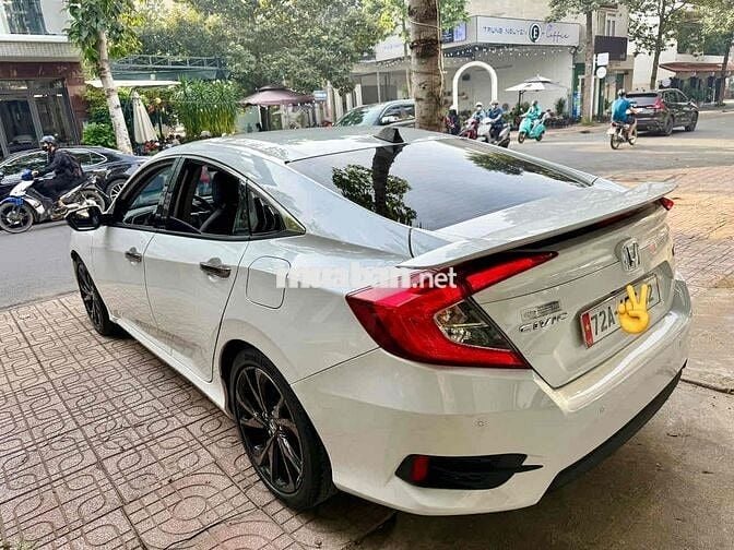 Honda Civic 2020 1.5RS - 48000 km