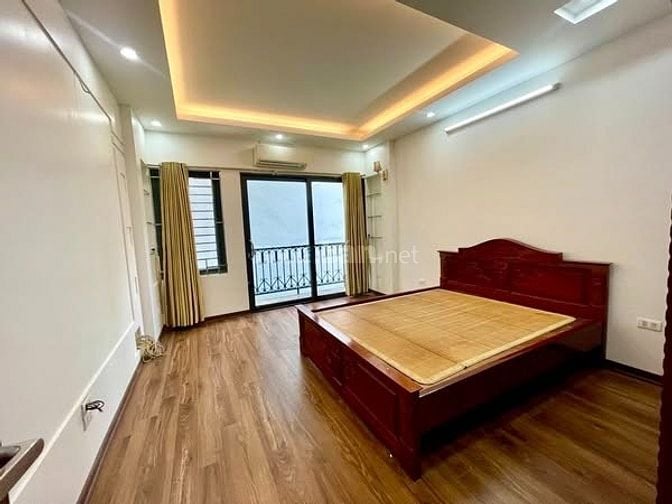 NHÀ THẠCH BÀN - LÔ GÓC - 5 TẦNG - NHÀ 2 THOÁNG CÒN MỚI - HƠN 7 TỶ