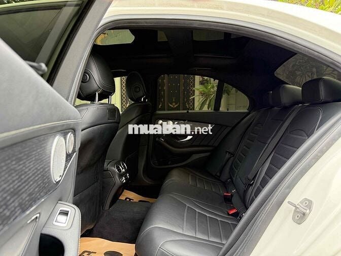 Mercedes C300 AMG model 2021