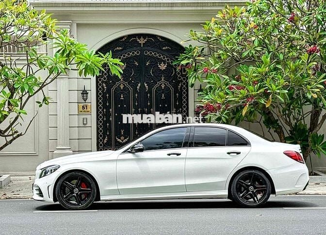 Mercedes C300 AMG model 2021