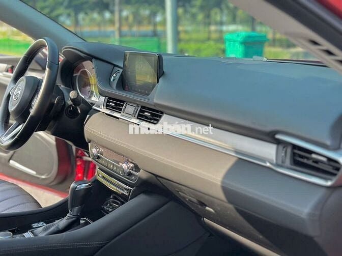 Mazda 6 2021 2.0 Premium chuẩn 3vkm chỉ 6xx