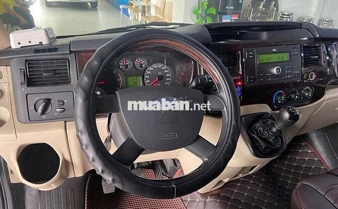 Bán xe Ford Transit 2021 Limousine màu đen