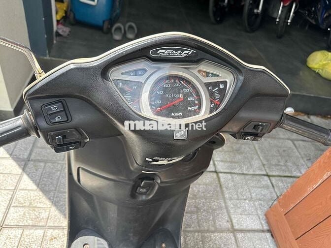 lead 2011 FI bs61 cccd chủ