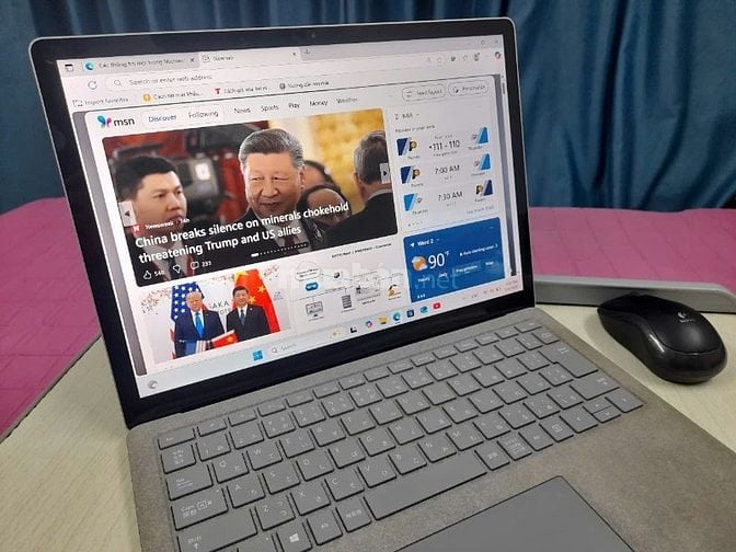 Surface Laptop1 i5. 8GB / 256GB 13.5 " Máy Nhật . Pin 94%