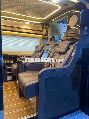 Bán xe Ford Transit 2021 Limousine màu đen