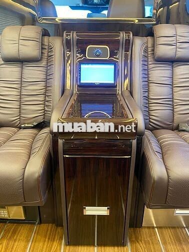 Bán xe Ford Transit 2021 Limousine màu đen