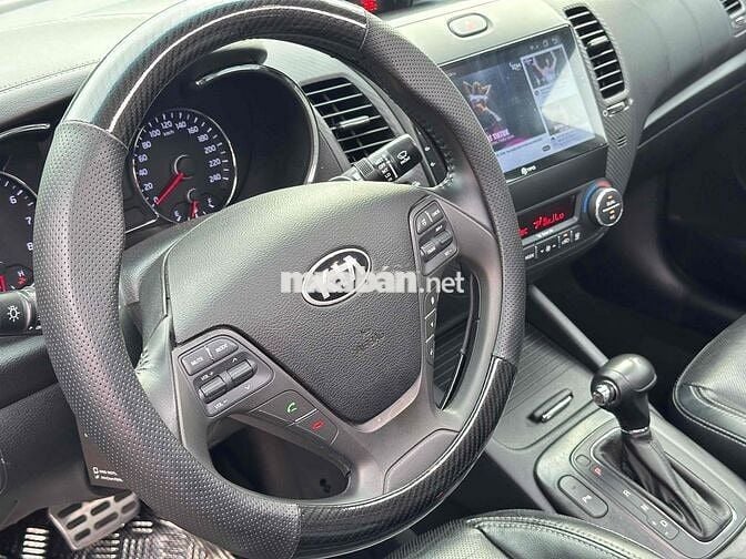 Kia K3 2015 2.0 AT - 70 km