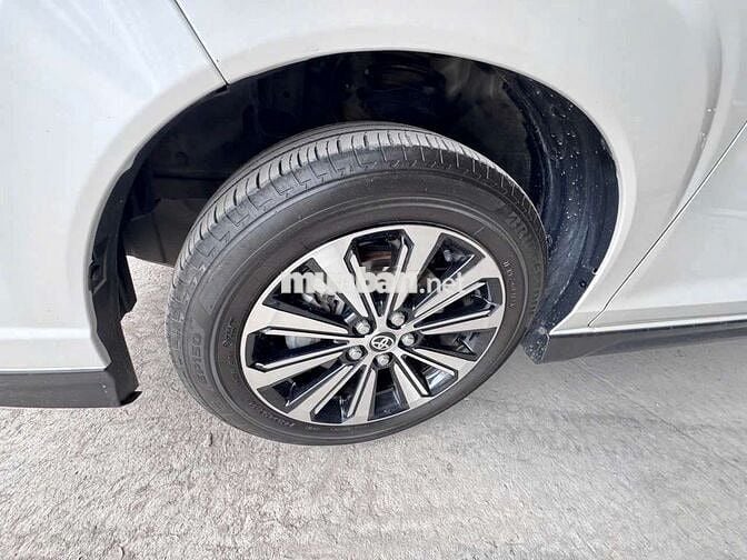 Toyota Veloz Cross 2023 lướt 4 vạn xe full đồ chơi